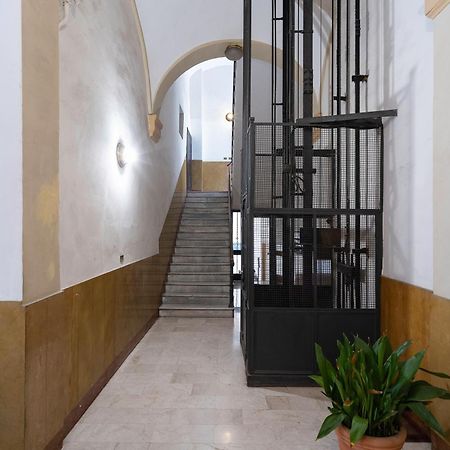 Lussuoso Appartamento Nel Cuore Del Centro Storico Bolonia Exterior foto