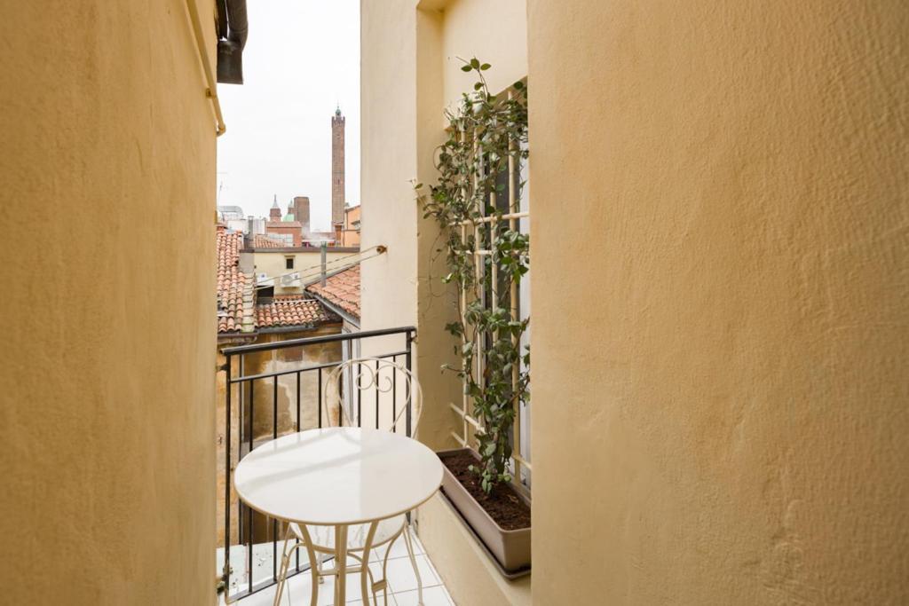 Lussuoso Appartamento Nel Cuore Del Centro Storico Bolonia Exterior foto
