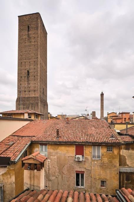 Lussuoso Appartamento Nel Cuore Del Centro Storico Bolonia Exterior foto