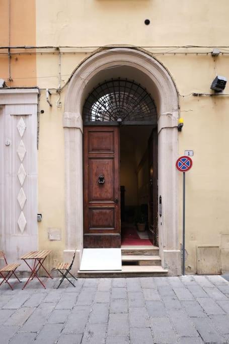 Lussuoso Appartamento Nel Cuore Del Centro Storico Bolonia Exterior foto